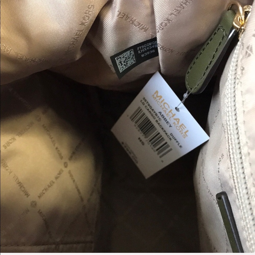 Michael Kors Nylon cargo backpack olive green - Picture 5 of 8